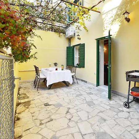 Villa Lili Omis