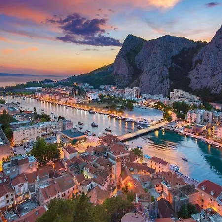 Villa Lili Omis